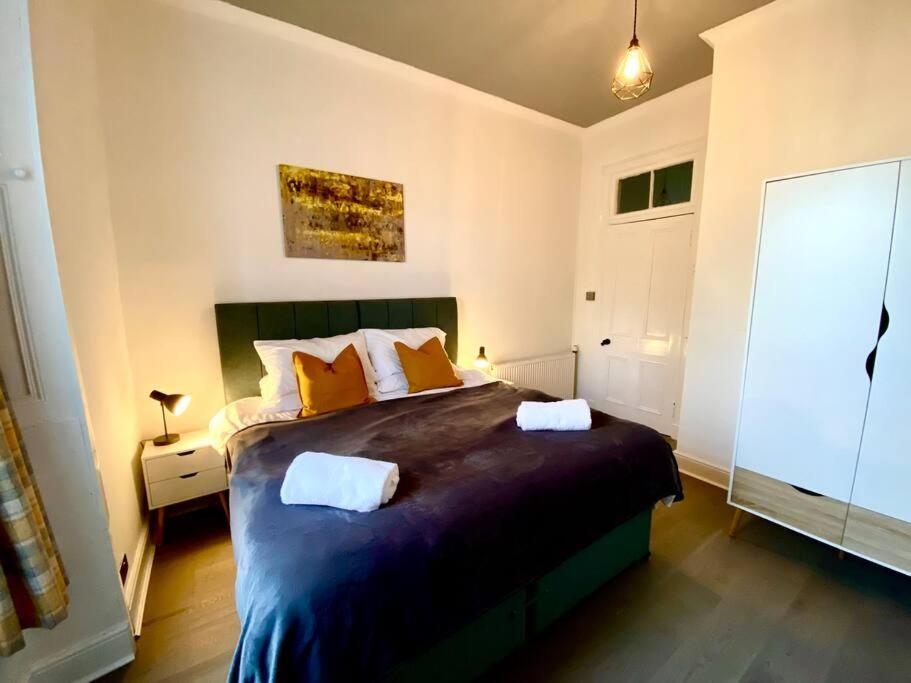 Anchored Homely In Historic Centre Apartment Paisley