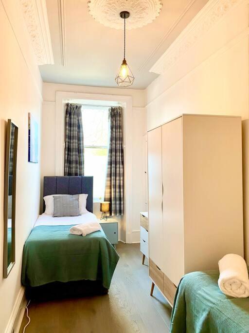 Anchored Homely In Historic Centre Apartment Paisley